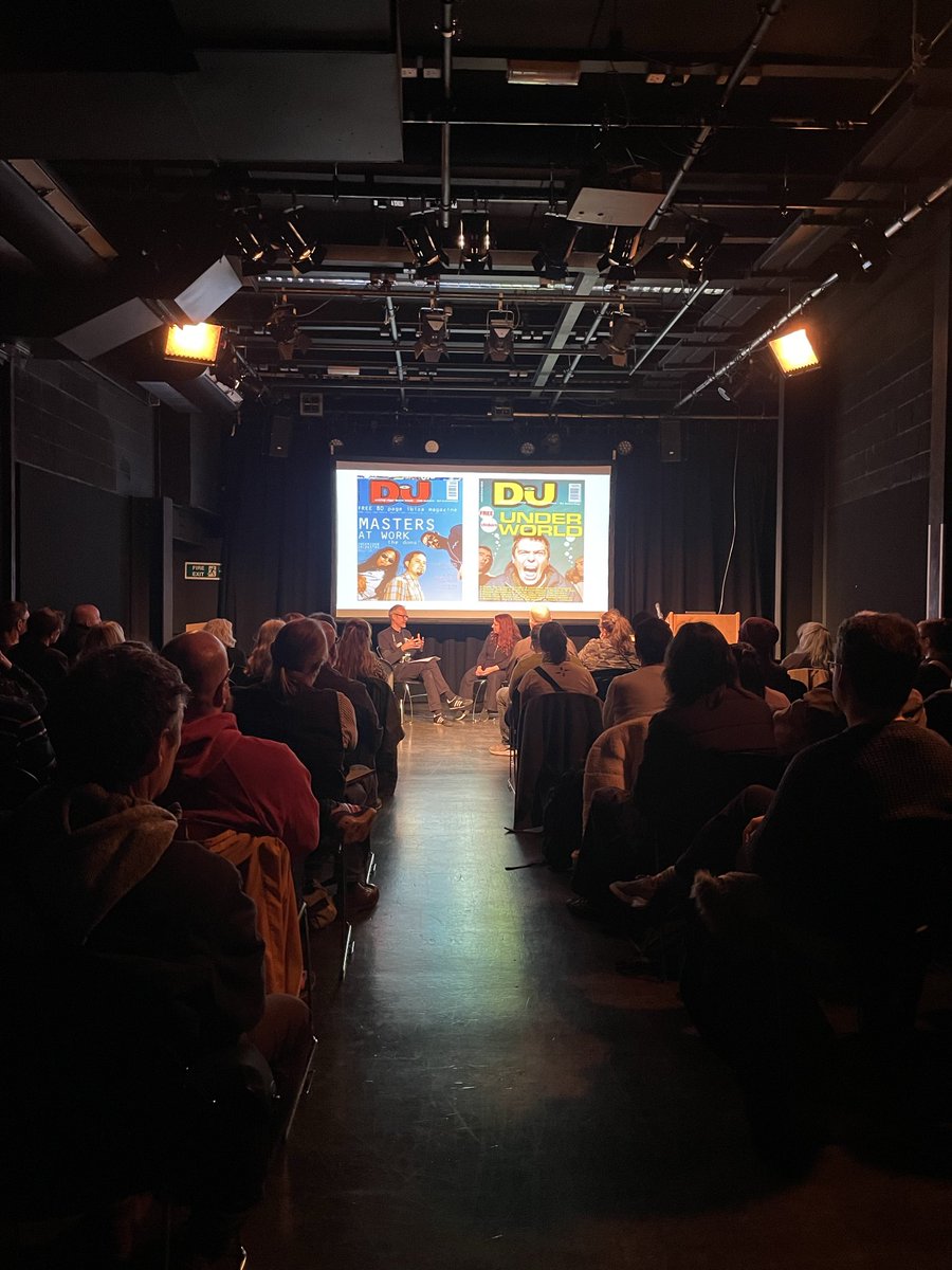 PhotoNorthFest1's tweet photo. Full house for Soulla Petrou!
#PhotoNorth #Festival https://t.co/yM1Epqs8EK