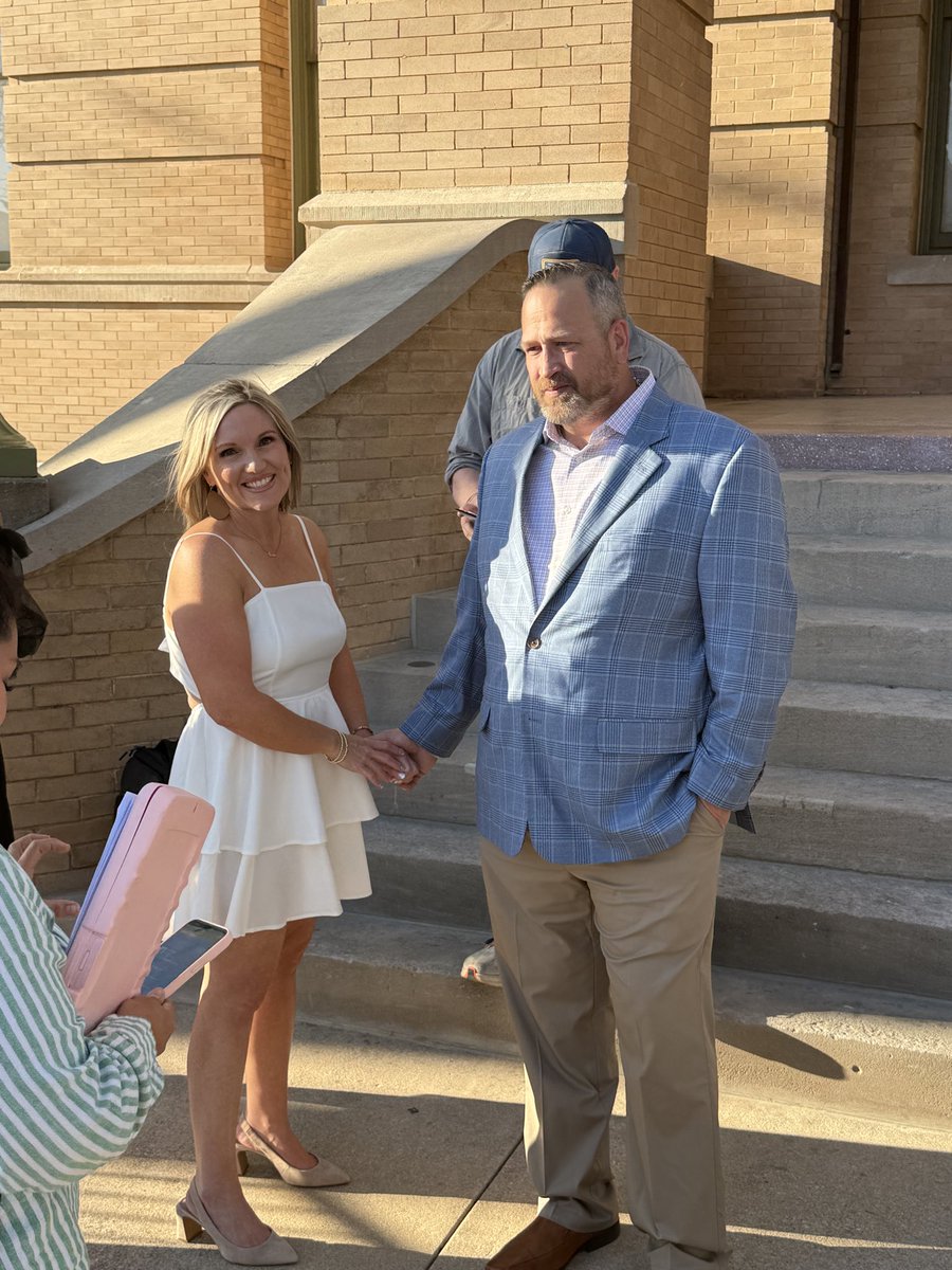 mich_etzel's tweet image. Rehearsal dinner is in the books! Can’t wait to watch my best friend get married today! 💒👰💍 #jeni&amp;amp;bobby