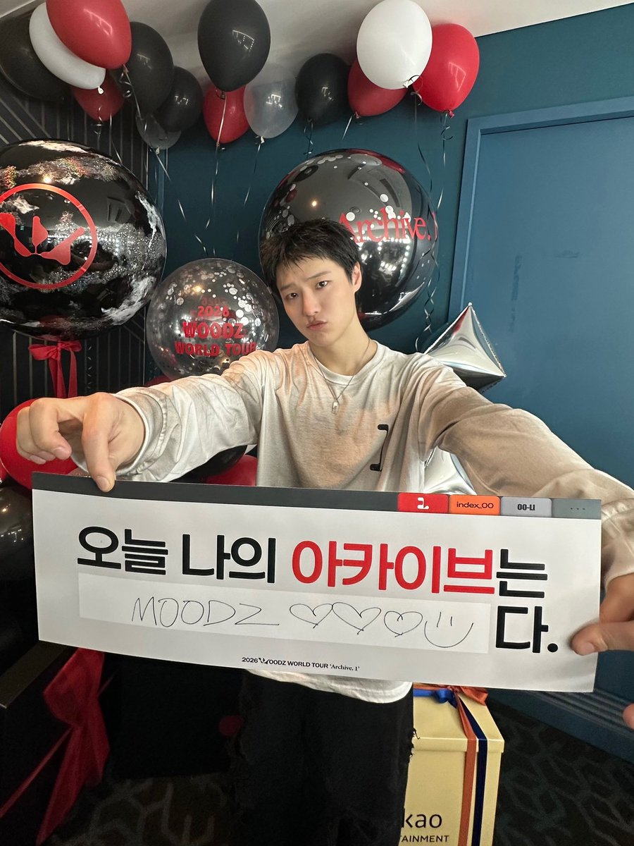 c_woodzofficial's tweet image. [📷] 
260314 
2026 WOODZ WORLD TOUR＇Archive. 1＇ IN INCHEON 

오늘 WOODZ의 아카이브는 
MOODZ🧡💙🧡💙다

#WOODZ #우즈
#Archive1 #Archive1_in_Incheon
