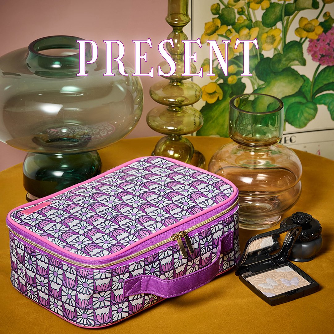 ANNA SUI COSMETICS tweet media