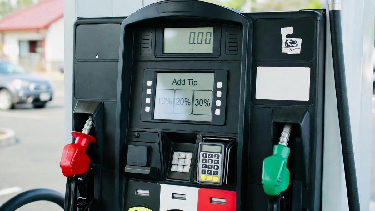 Dr. Insensitive Jerk tweet media