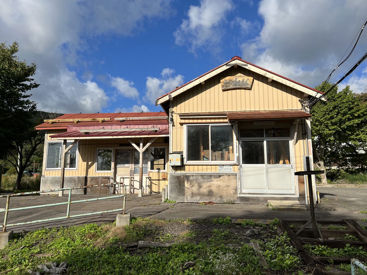 yutech_daisuke's tweet photo. 仁山駅はキハ281系の引退直前に一度きりでしたが静かで景色の良いところでしたね〜!!
ホーム先端の川の音がとても良きでした!!
#ダイヤ改正 #仁山駅

https://t.co/gM9NoWV0rR
https://t.co/gM9NoWV0rR https://t.co/J0cOQcCZXd