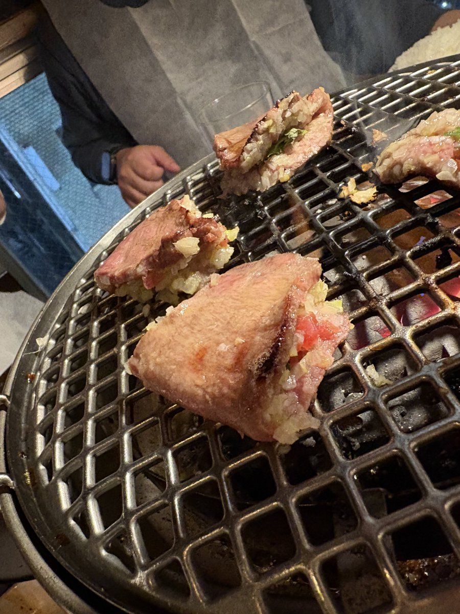 あやと tweet media