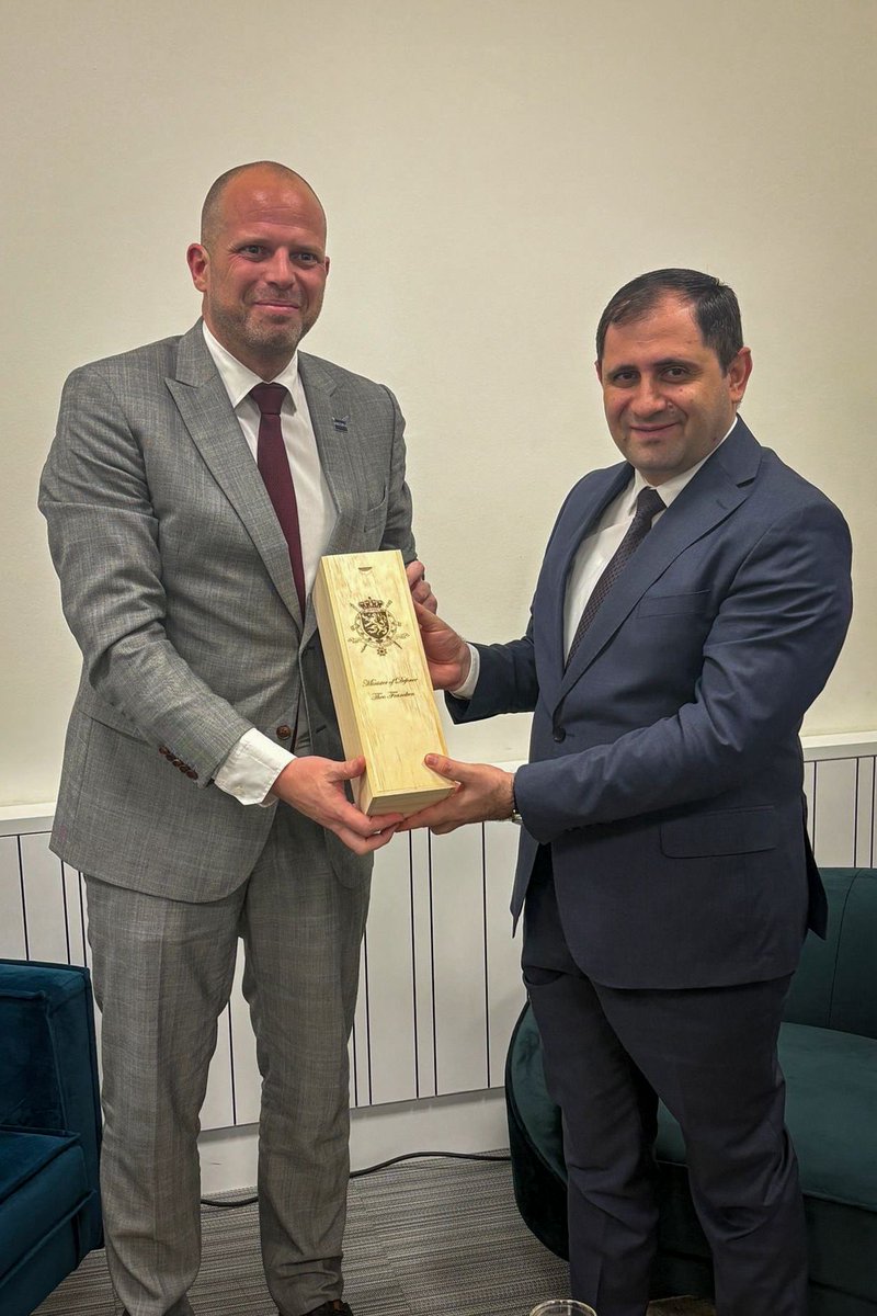 Theo Francken tweet media