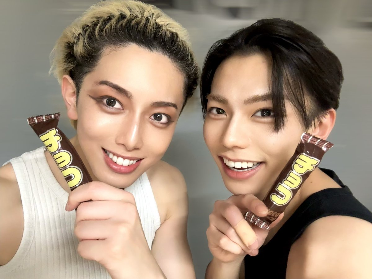 テニミュ東京凱旋公演7日目
ありがとうございました🎾

いよいよ明日は四天宝寺公演大千穐楽日。
絶対青学に勝つぞ〜！！

あっ！HAPPY WHITE DAY🤍
バレンタインに続きホワイトデーも謙也と！
#テニミュ #テニスの王子様