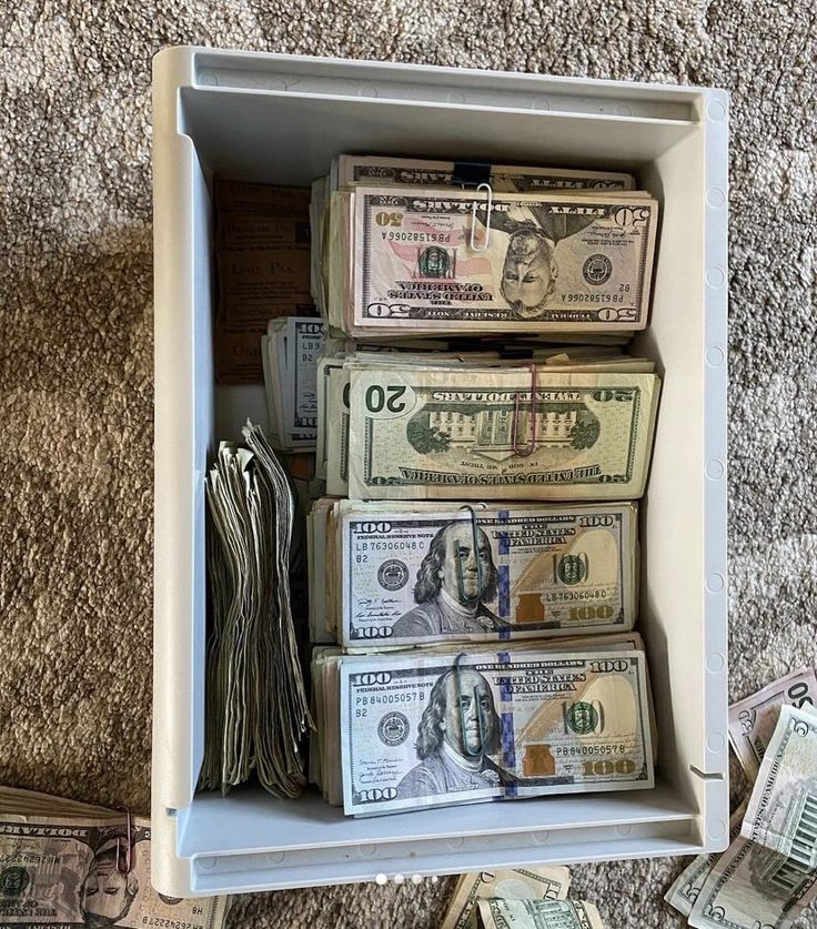 Wealthy Vibes Only tweet media