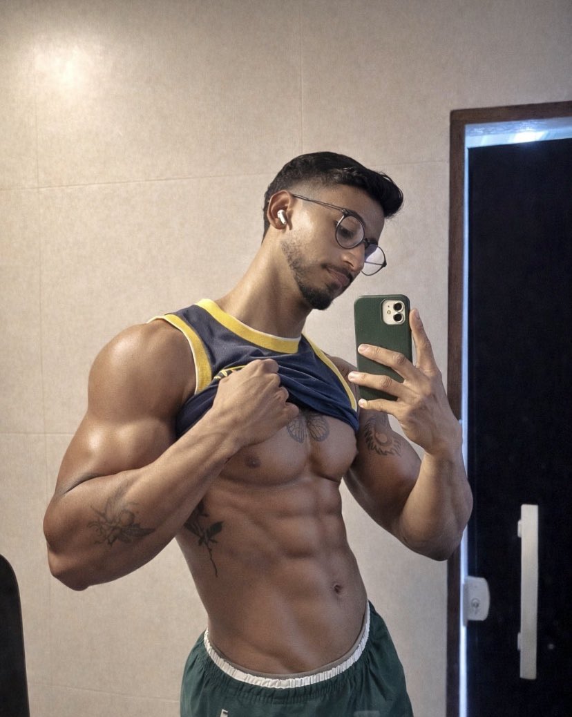 alexispastlife's tweet photo. who is he??? https://t.co/yBSCZYrd8v