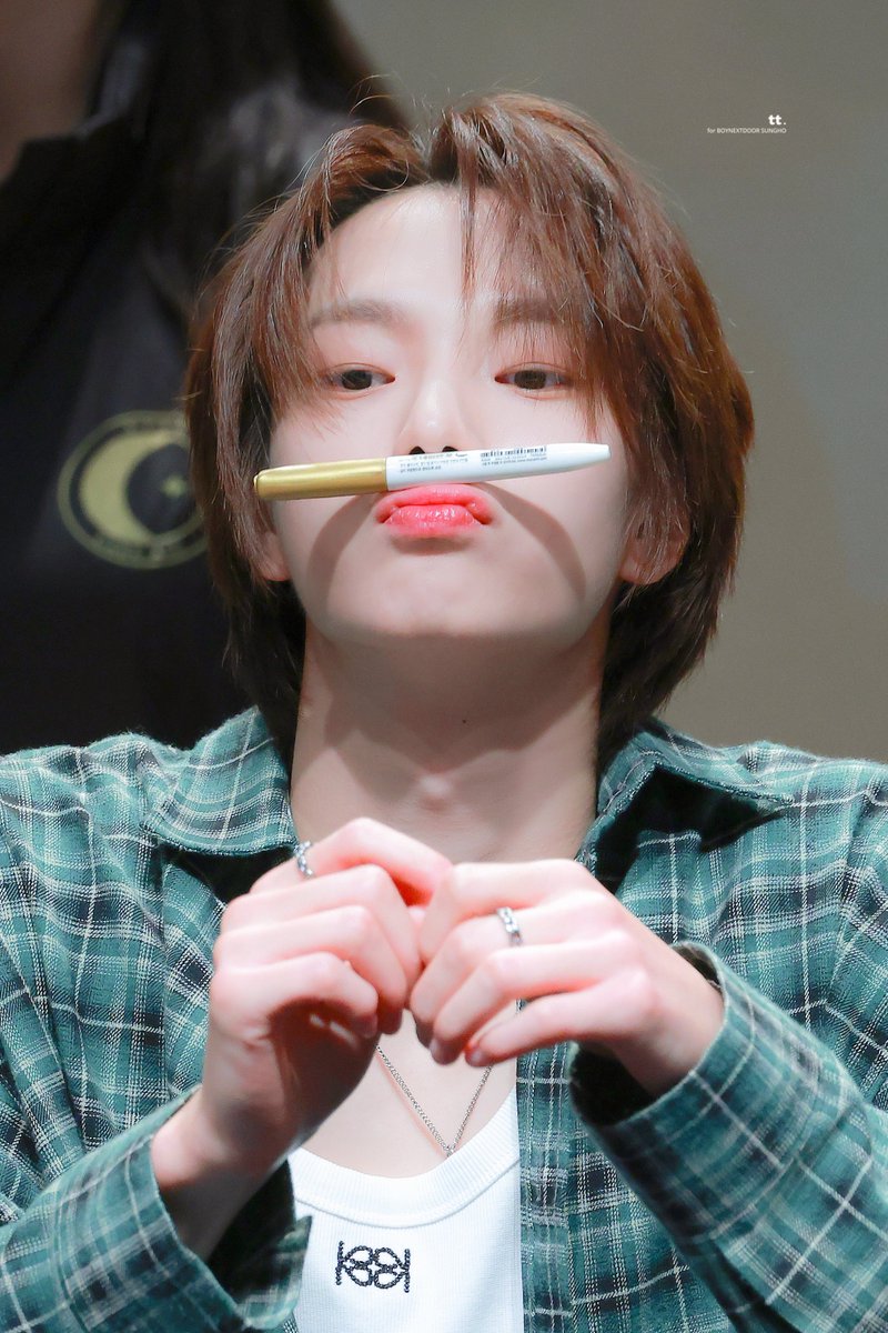 𝐭𝐭. tweet media