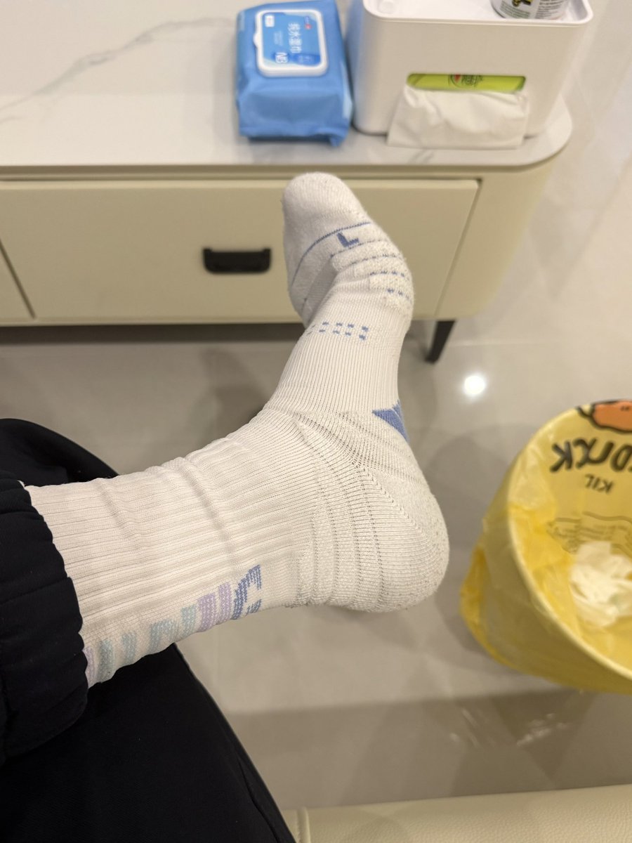 你们的小f tweet media