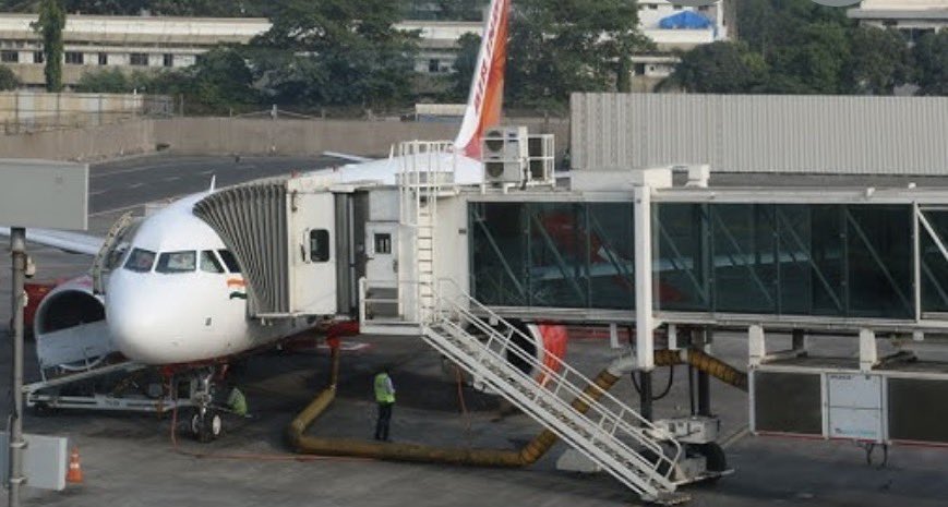 Lloyd Mathias tweet media