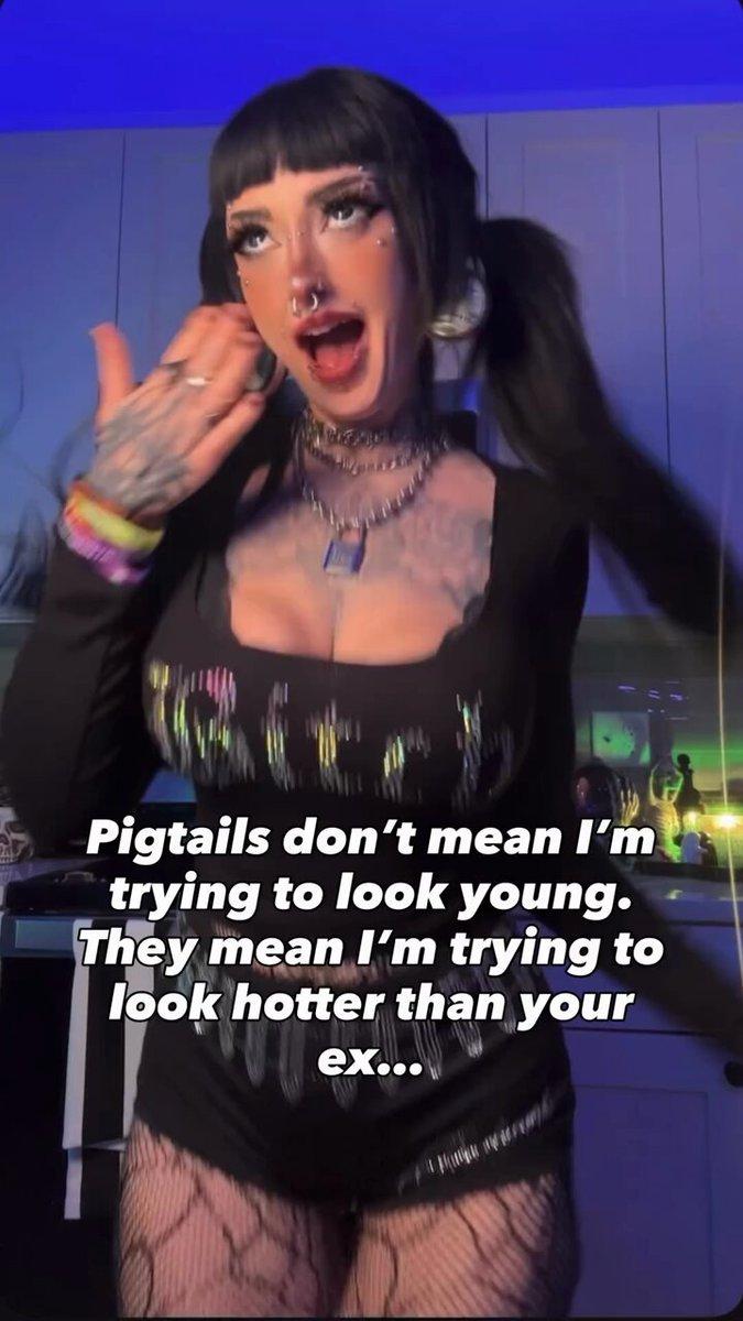 ZoeClark1573811's tweet photo. Stop making things weird k thanks
.
.
#gothic #relatablereels #alternative #alternativemakeup #goth #gothgirl #gothmakeup #pigtails https://t.co/M8URUwHtFX