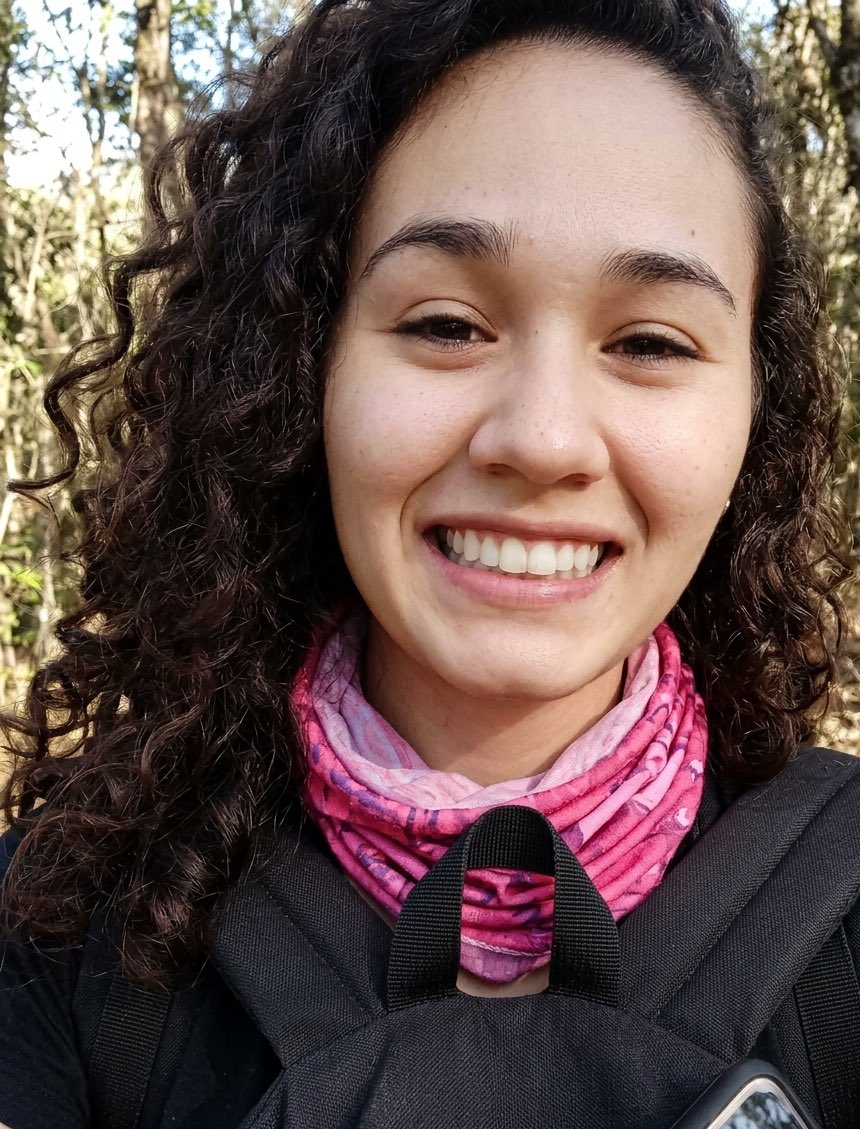 DiFraileDoll's tweet photo. Llegando a la escuela amores, los estre leyendo, aunque ya me tienen muy olvidada. 🦄❤️‍🔥 #DiFraileDoll https://t.co/qDxijog7mE