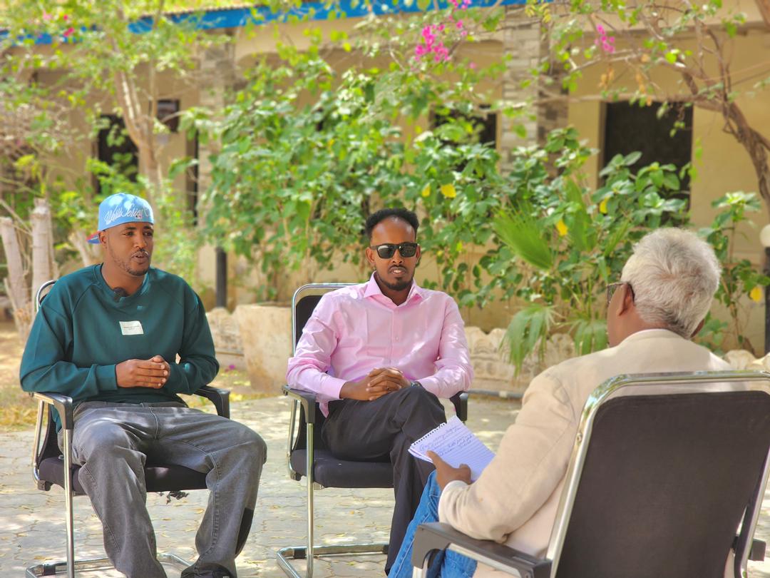 FarahJuxa's tweet image. Young #Explorers
Xariir #KOOSAAR, Cadnaan #Cadceed iyo #YAMAARI
Waraysi xiiso leh dhowaan fisha.