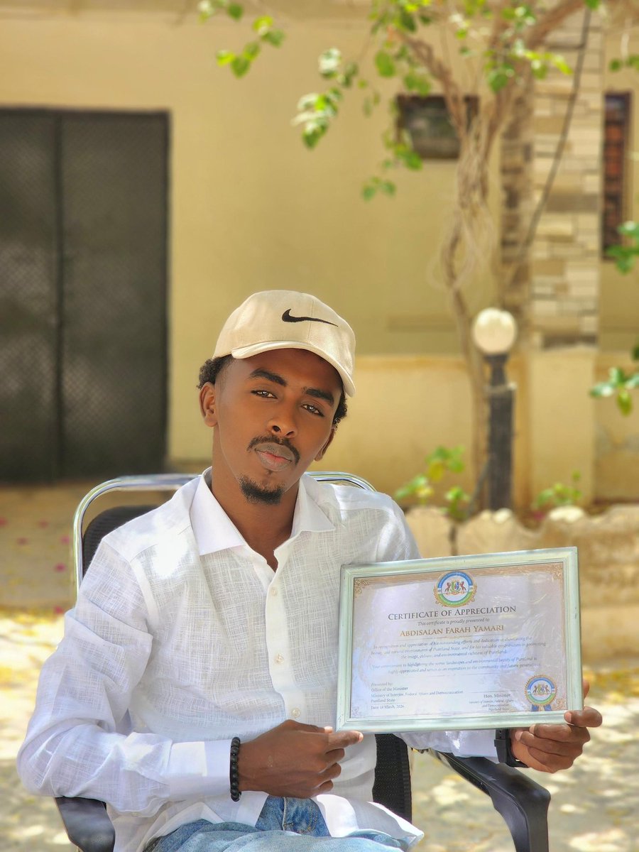 FarahJuxa's tweet image. Young #Explorers
Xariir #KOOSAAR, Cadnaan #Cadceed iyo #YAMAARI
Waraysi xiiso leh dhowaan fisha.