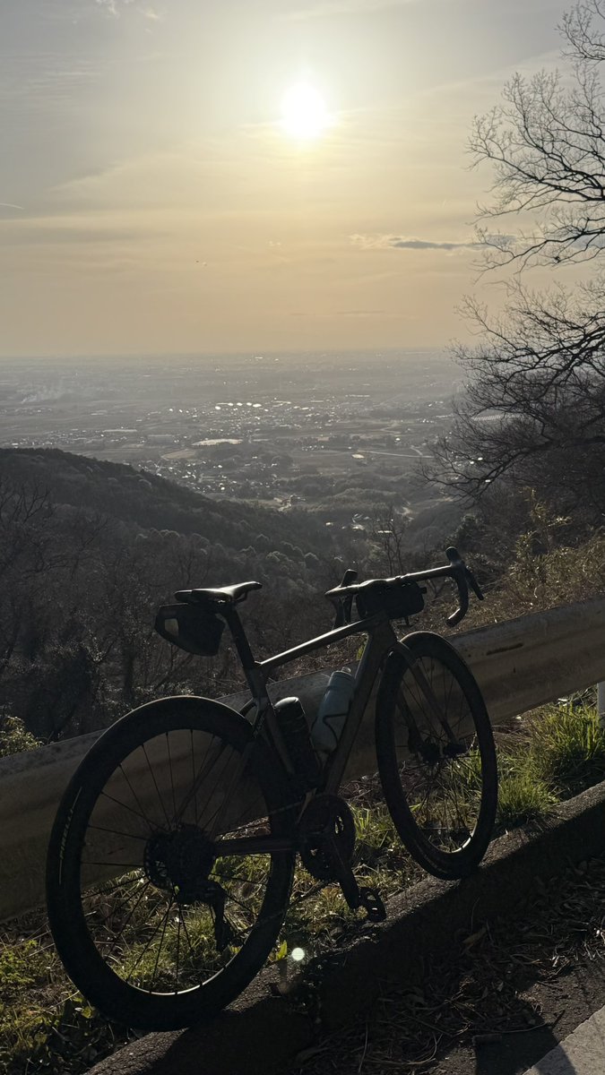 makotoayano's tweet photo. 明日のヒートキャラバンの撮影取材に向けてソロでルートをロケハン実走。筑波山域を走り尽くす104km/3,000mUPのエキップライドは超ハードだけどエモい道ばかりで最高だった。参加者の皆さんの健闘を祈ります。#heatcaravan https://t.co/BnsB5pAT38