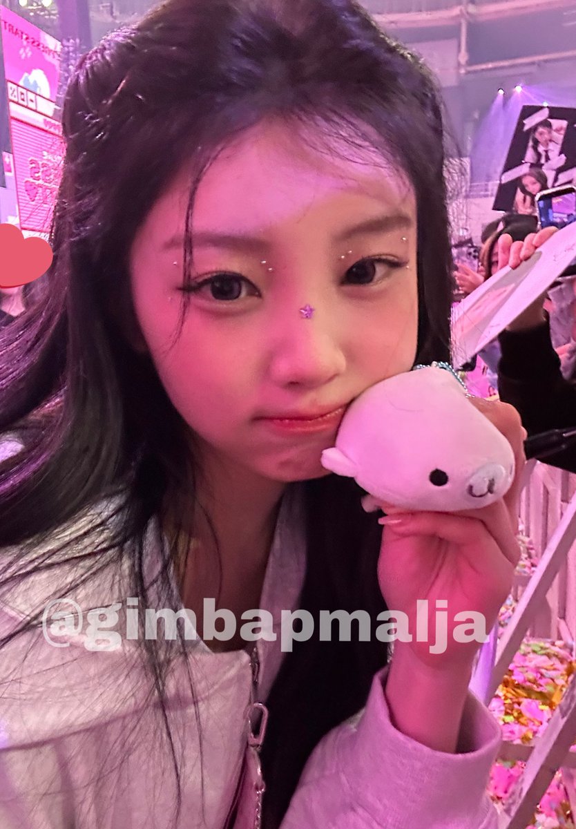 너무,너무똑같이생겨서 누가워니인지몰르겠고 그냥 졸 귀 인것만알겠어