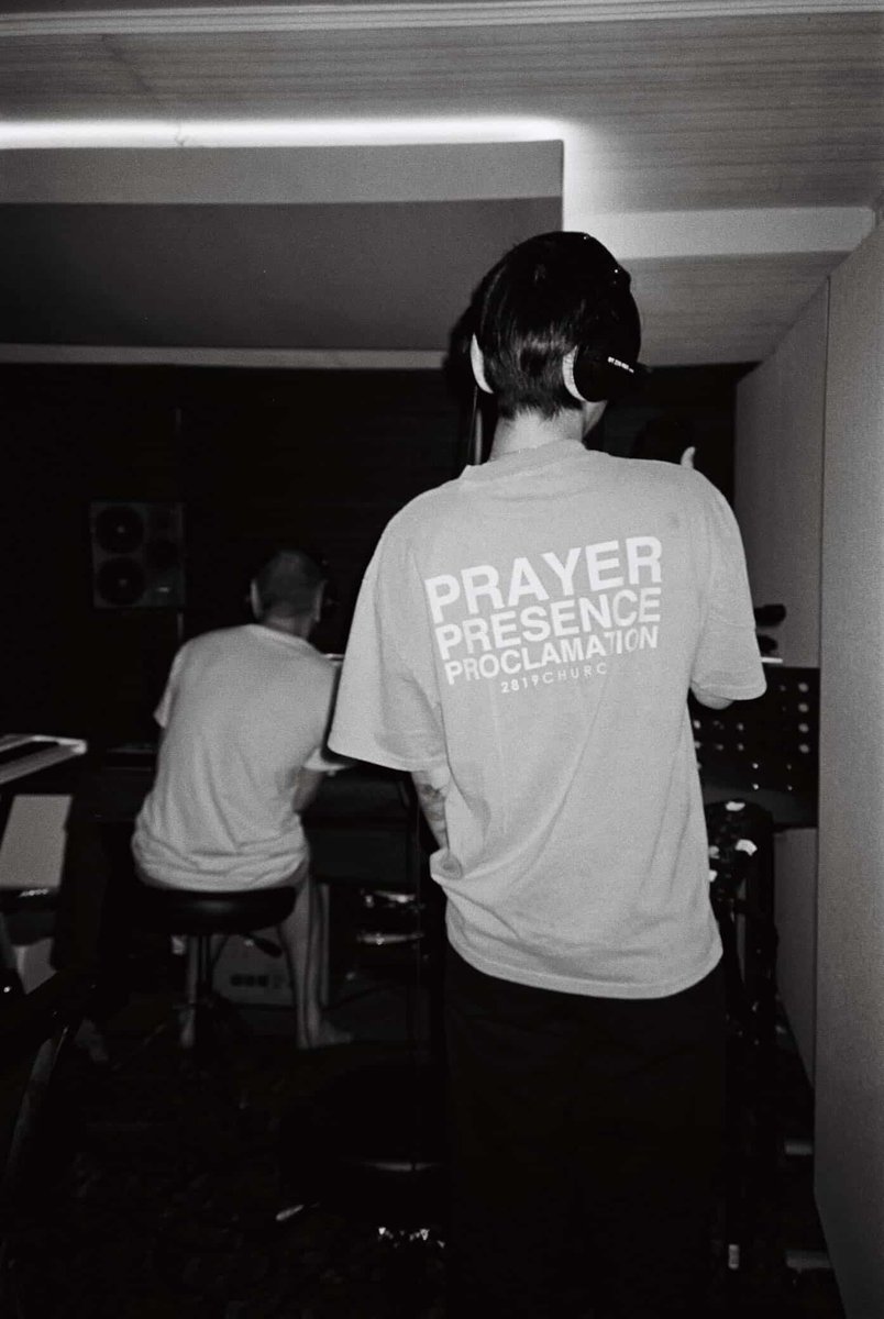 eaJ Corner TH tweet media