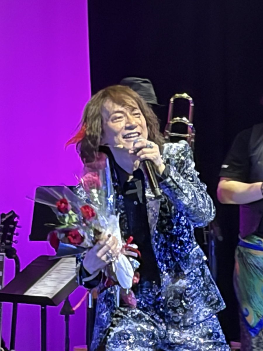 flyingmelonade's tweet photo. やっぱりユカイくんにはバラが似合うね。それにしても黄色のおかげかユカイくんより目立つROLLY(´∀｀)

#ダイアモンドユカイ
#シャドウブラウン_ブラックパイレーツの冒険 https://t.co/f8MX1y3zQE