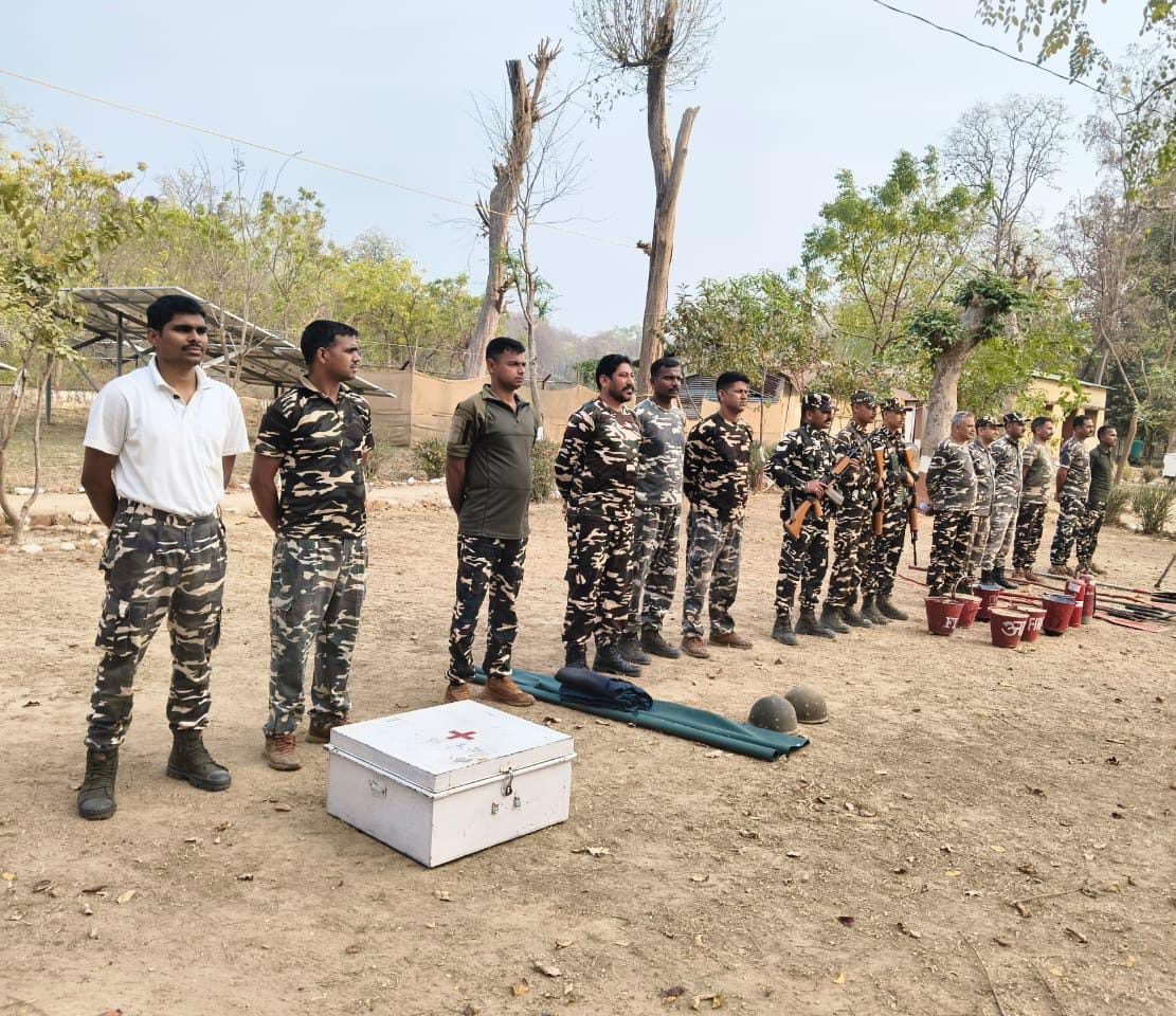 9BnSSB_INDIA's tweet photo. हर आपदा पर विजय — हर परिस्थिति में तत्पर!”
सीमा चौकी में पदस्थापित कार्मिकों द्वारा फायर फाइटिंग अभ्यास।
#SSB_INDIA
#SSBFTRLUCKNOW
#SSBSHQGKP
#FireFightingDrill
#SafetyFirst
#DisasterPreparedness
#EmergencyResponse
#SevaSurakshaBandhutva
#IndianSecurityForces
#NationFirst https://t.co/HIyRS6SNjF