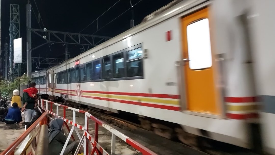 Instrail tweet media