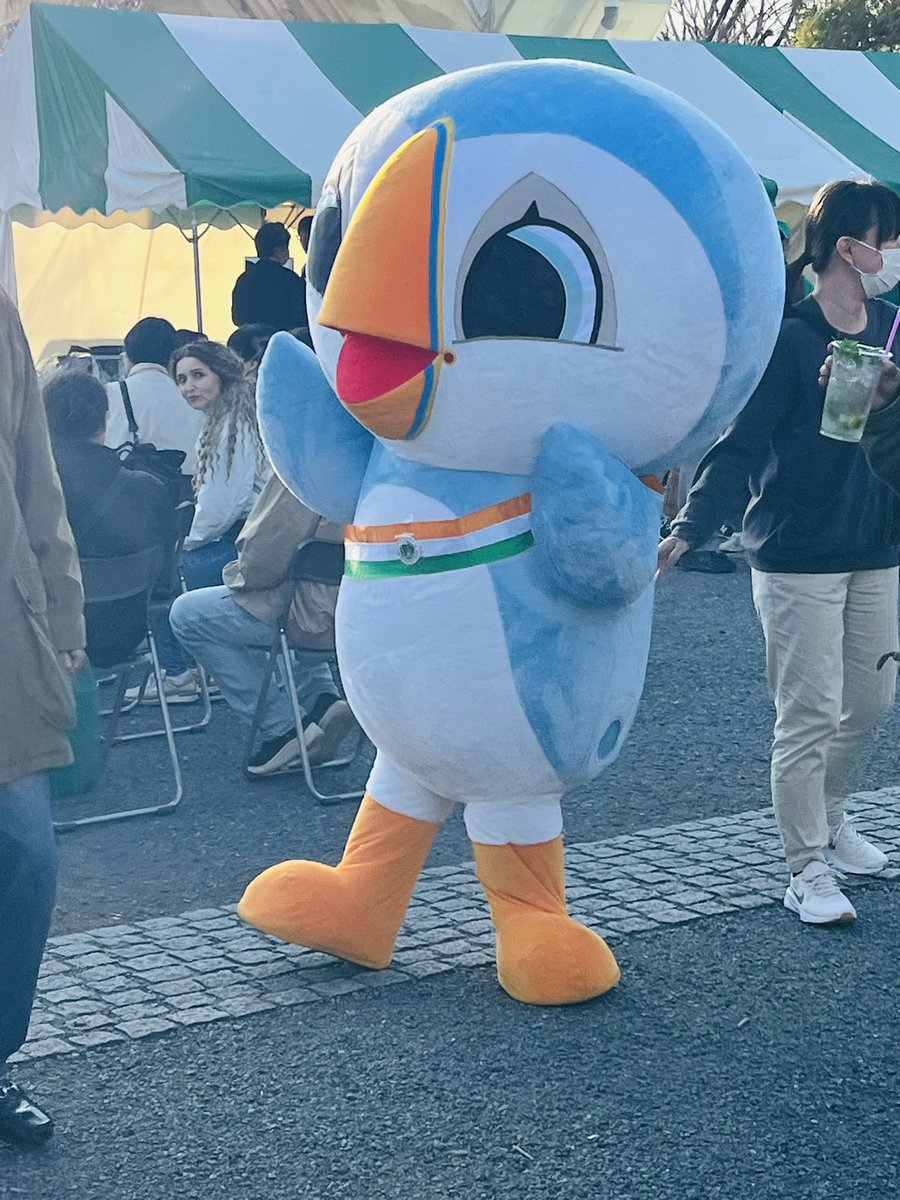 nstranslation's tweet photo. セントパトリックスデー@代々木公園へ。今年はいいお天気でよかった😊ライブも夜まで楽しみました♪ 明日のパレードも楽しみ🇮🇪 #グリーンアイルランドフェスティバル　https://t.co/OxmWmbKT6x https://t.co/4K9vwSiM6z