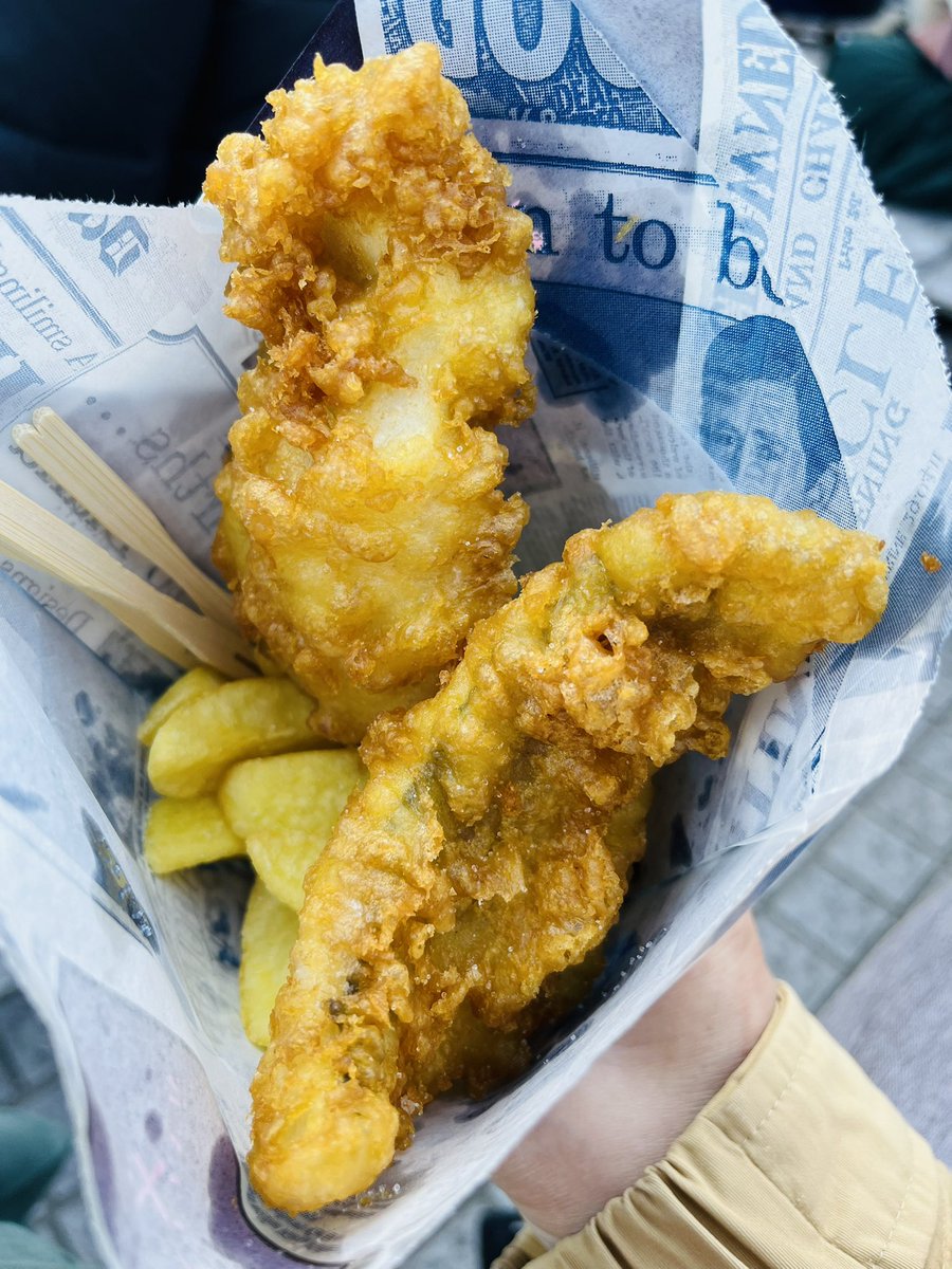 nstranslation's tweet photo. セントパトリックスデー@代々木公園へ。今年はいいお天気でよかった😊ライブも夜まで楽しみました♪ 明日のパレードも楽しみ🇮🇪 #グリーンアイルランドフェスティバル　https://t.co/OxmWmbKT6x https://t.co/4K9vwSiM6z