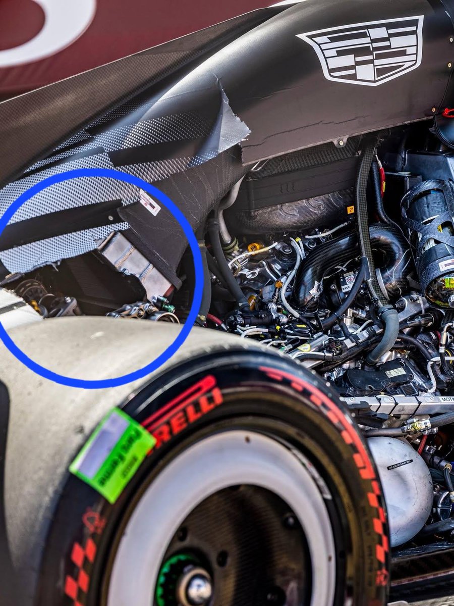 pedrosota71's tweet image. All the air the chimney passes through this oil radiator; the temperature at this point must be extremely high, and it goes directly to the box. I don't see a very fluid outlet duct.