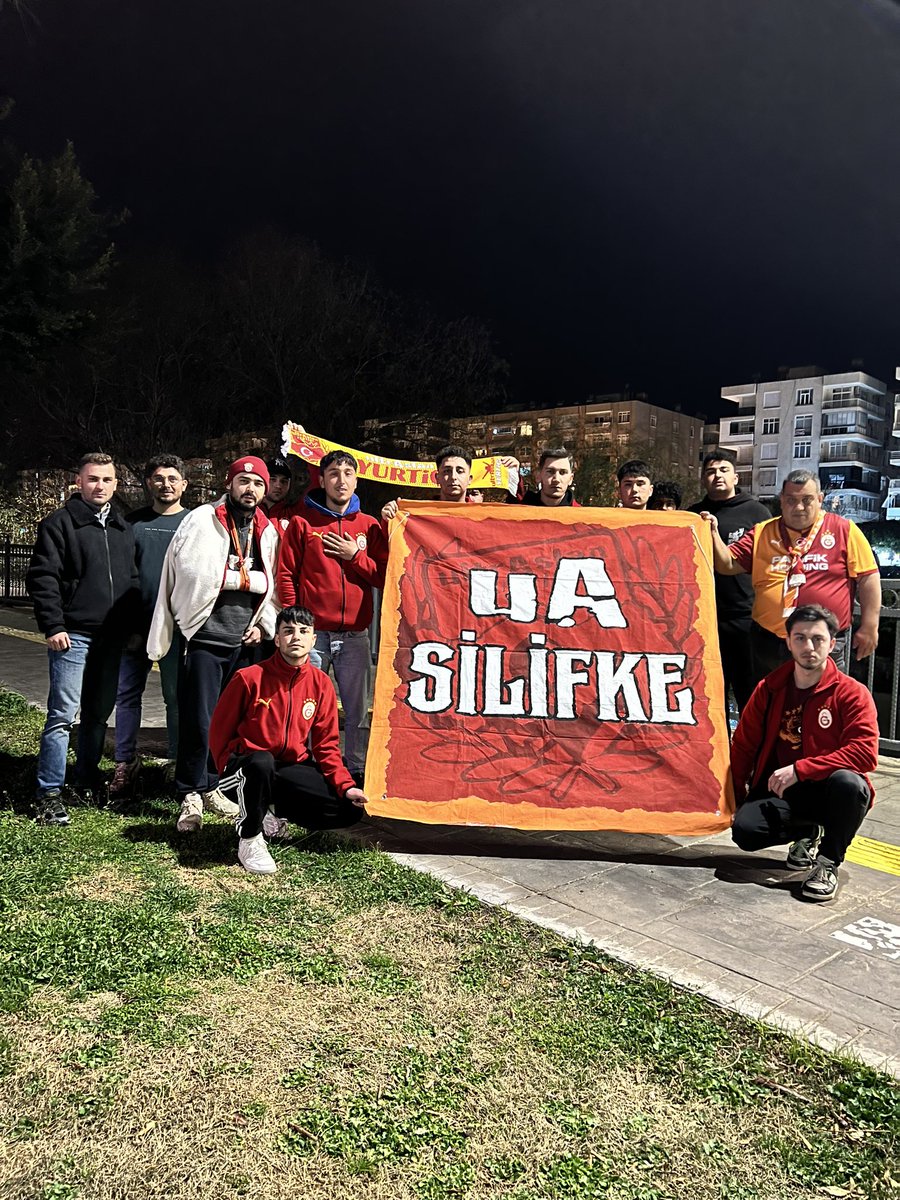 Bu Büyük Taraftarınla Yine ŞAMPİYON Olalım🏆 🔥 
ultrAslan SİLİFKE Olarak Aslanlarımızı  Bu  Maçta Yalnız Bırakmadık Başakşehir Maçını Derneğimizde Hep Beraber Omuz Omuz’a izledik!💛❤️
#uASilifke #uAYurtiçi