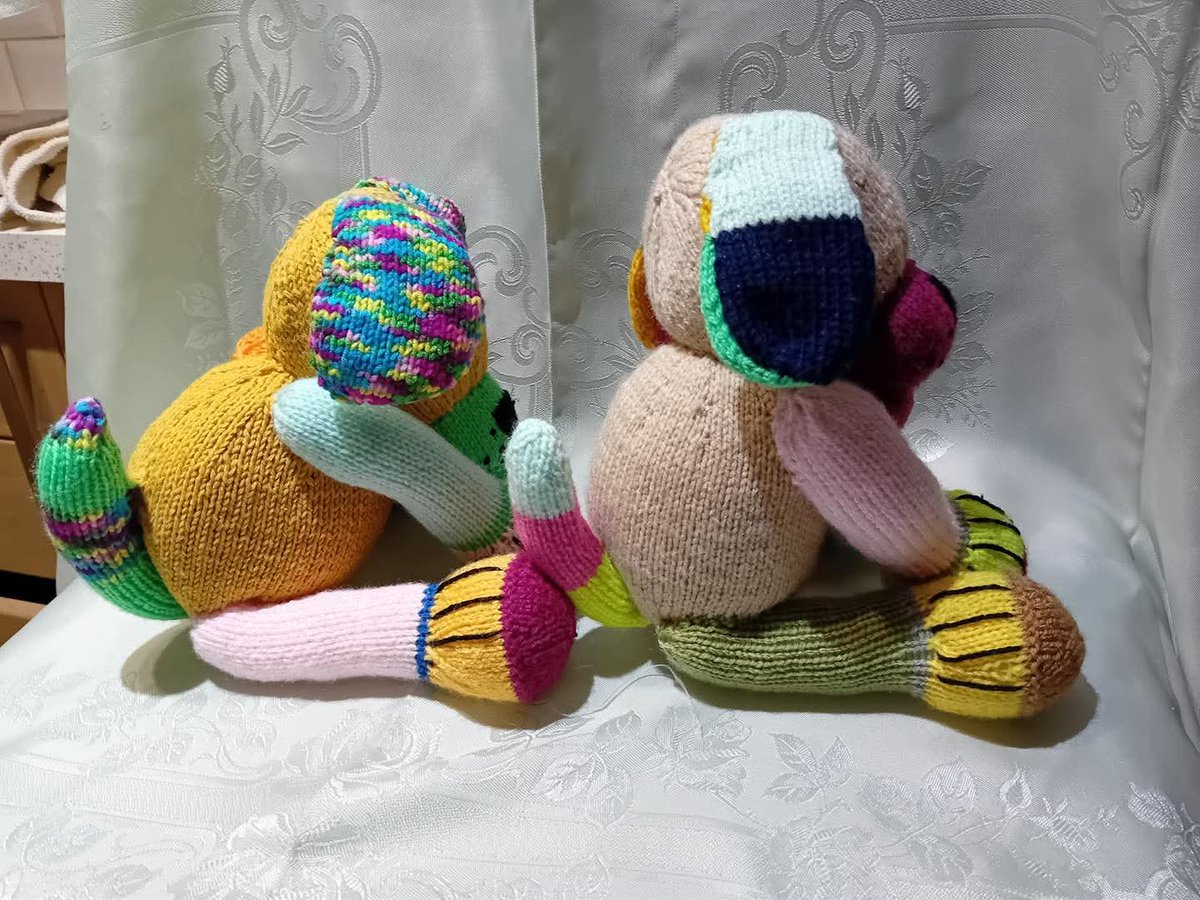 Wilf125's tweet photo. Few bits of Renas handmade knits for sale!

Dogs 9 1/2 inches bottom to head. These are £20 each. 

PJ case is 15 inches and is £30 for the one. 

Rena kindly pays uk postage.
Please message MelissaNewman123@gmail.com 
#handmade 
#craf https://t.co/tmWC6halMD