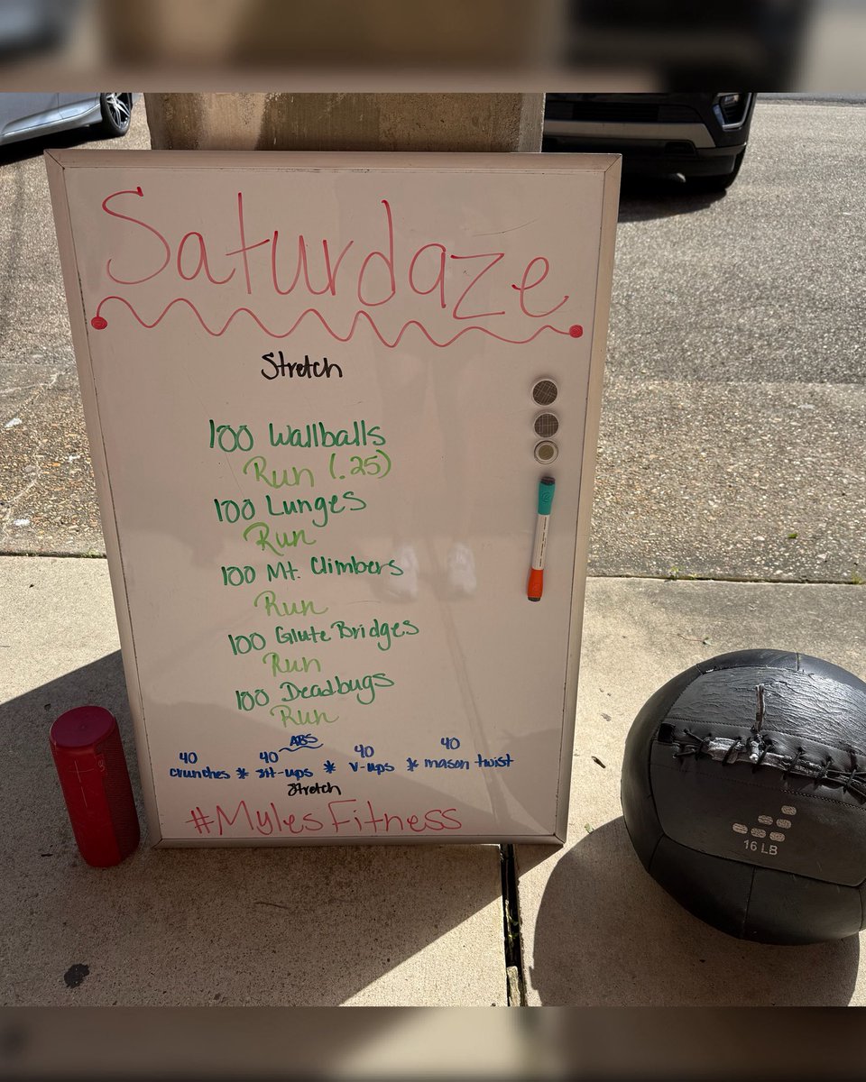 LaraeMyles's tweet image. #Saturdaze 🔥🔥🔥
Remind me not to steal one of Sheana Dillon workouts again! 😜👍🏽💪🏽💦
#TrackPractice 🏃🏽‍♀️🏃🏽‍♀️🏃🏽‍♀️