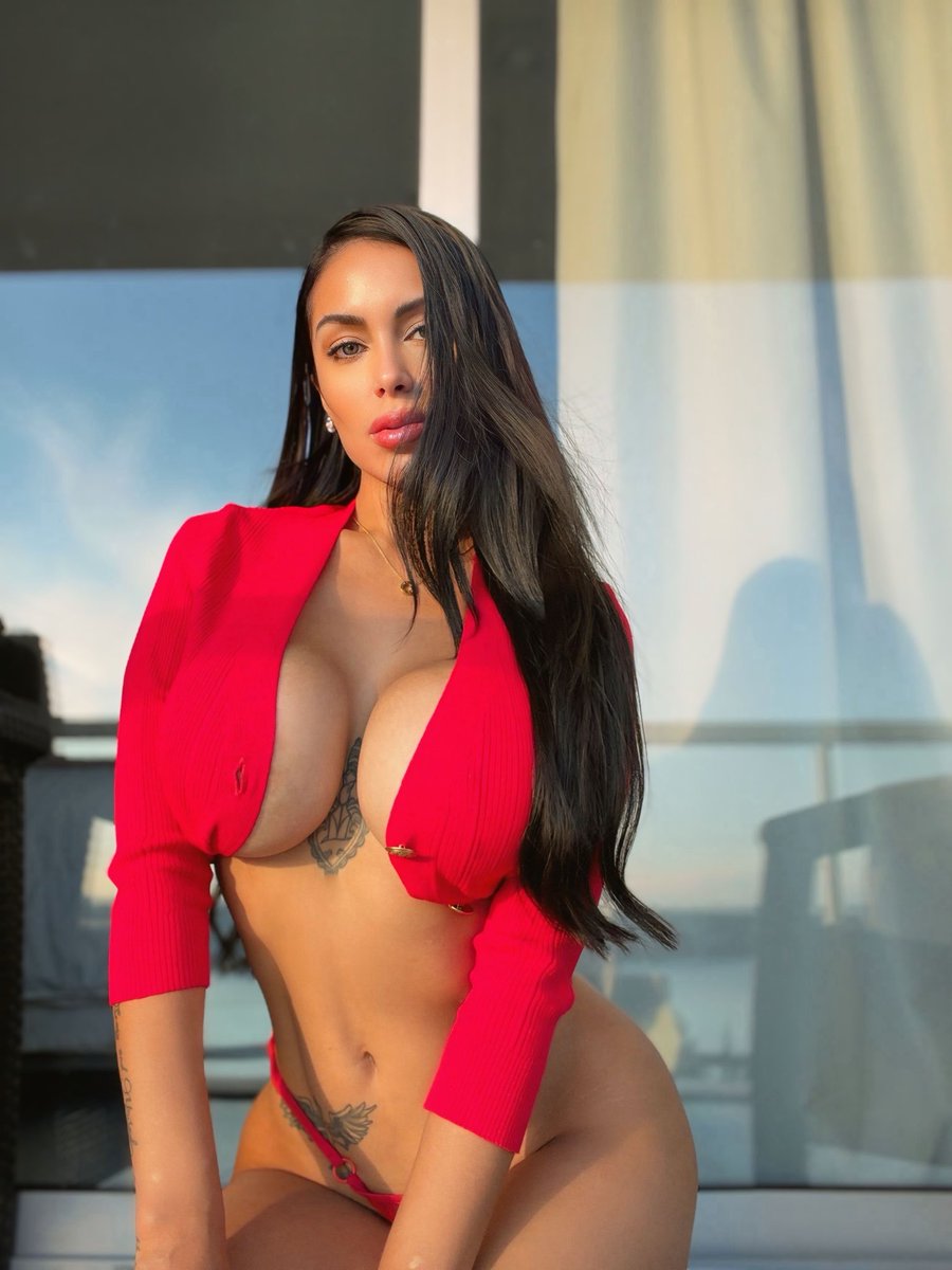 flopicoficial's tweet photo. Rt my boobs ? 😈 https://t.co/Pv7XXAfmHL