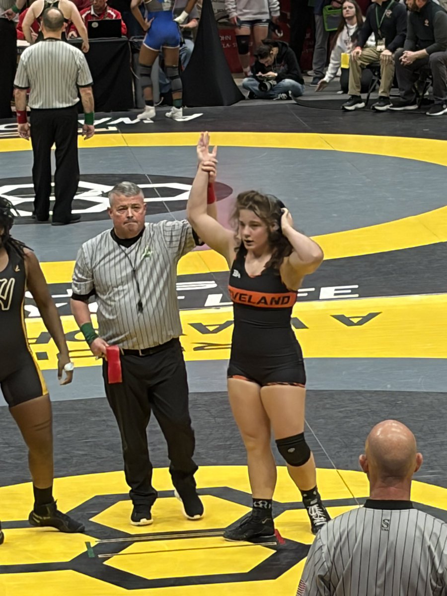 Loveland HS Wrestling tweet media