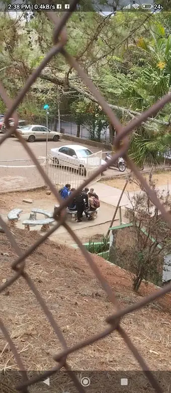 ReporteYa's tweet image. #14Mar #Táchira 
Vecinos y padres mantienen alerta en Guásimos tras la desaparición de Valery Yánez, de 16 años, desde el #6Mar, y un supuesto intento de secuestro en el liceo local. Las autoridades avanzan en las investigaciones y aumentaron la presencia policial en la zona. -