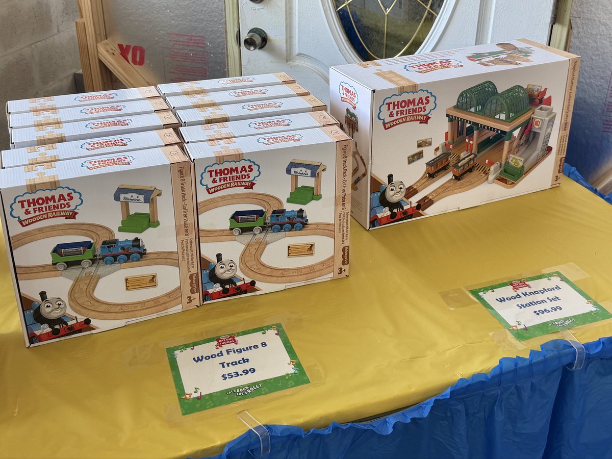 ThomasWoodenRailway tweet media