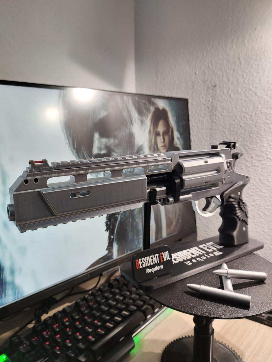 HijodeTKD's tweet photo. Pistolón apoteósico https://t.co/XeoNZI5QHl