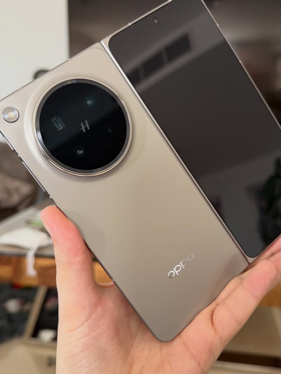 raqamitv's tweet image. اوبو فايند ان ٦. هاتف قابل للطي نحيف و اول الهاتف بدون تجعد / شفسه.  و غير ان ما نقدر نشوف التجعد، ما نقدر نحس فيه. 
#oppofindn6 #oppo #mrq #raqamitv #creaseless