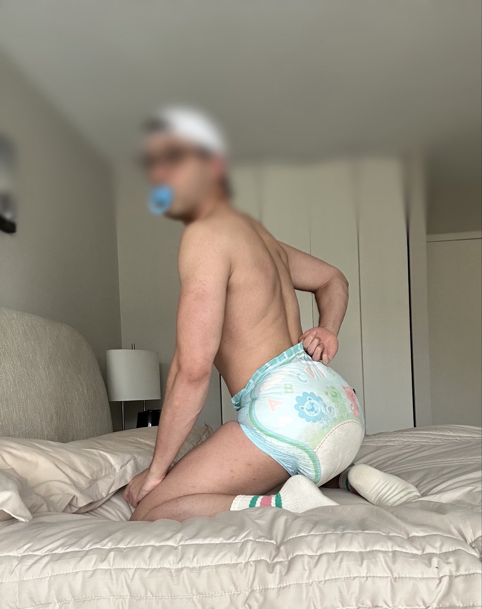 An (Ex!) College Boy tweet media