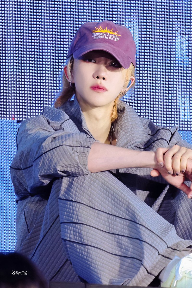 sonnet18_ tweet media