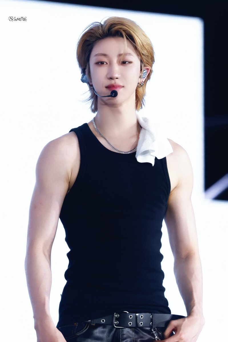 sonnet18_ tweet media