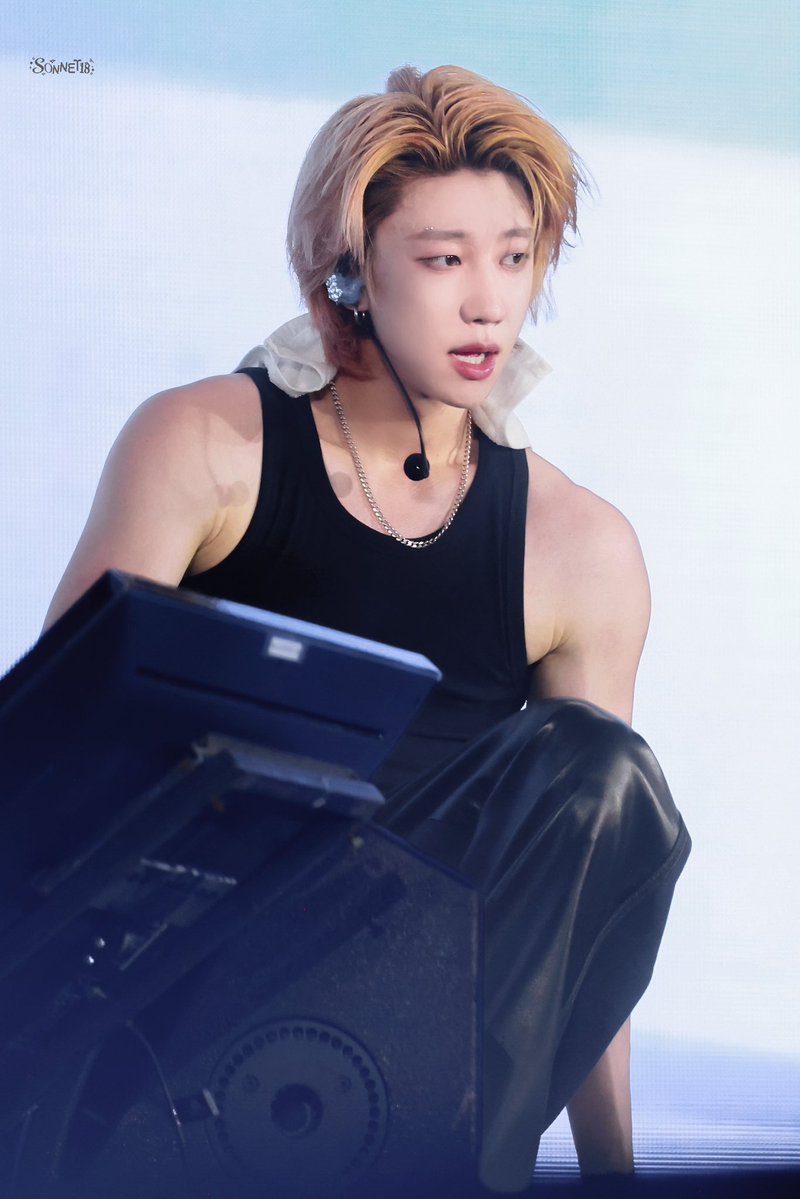 sonnet18_ tweet media