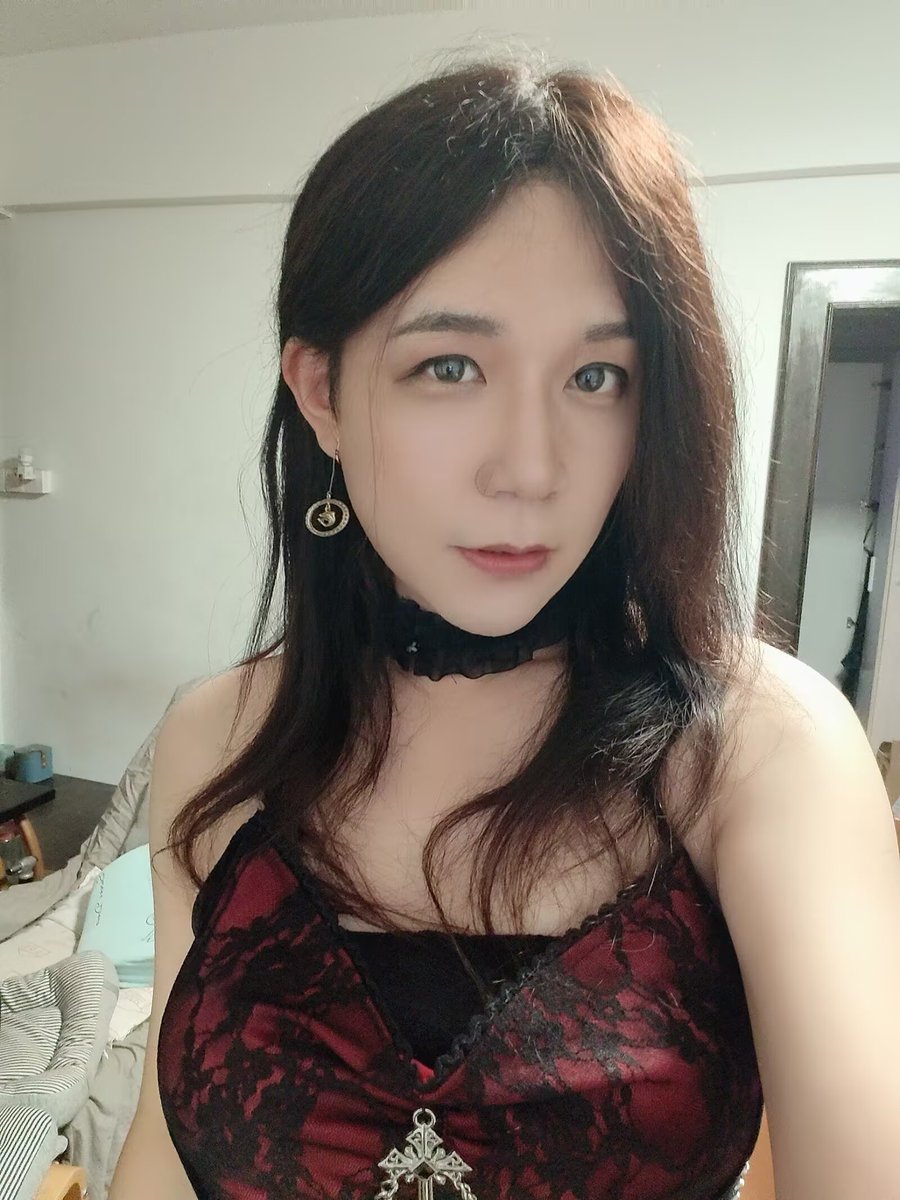 Christina tweet media