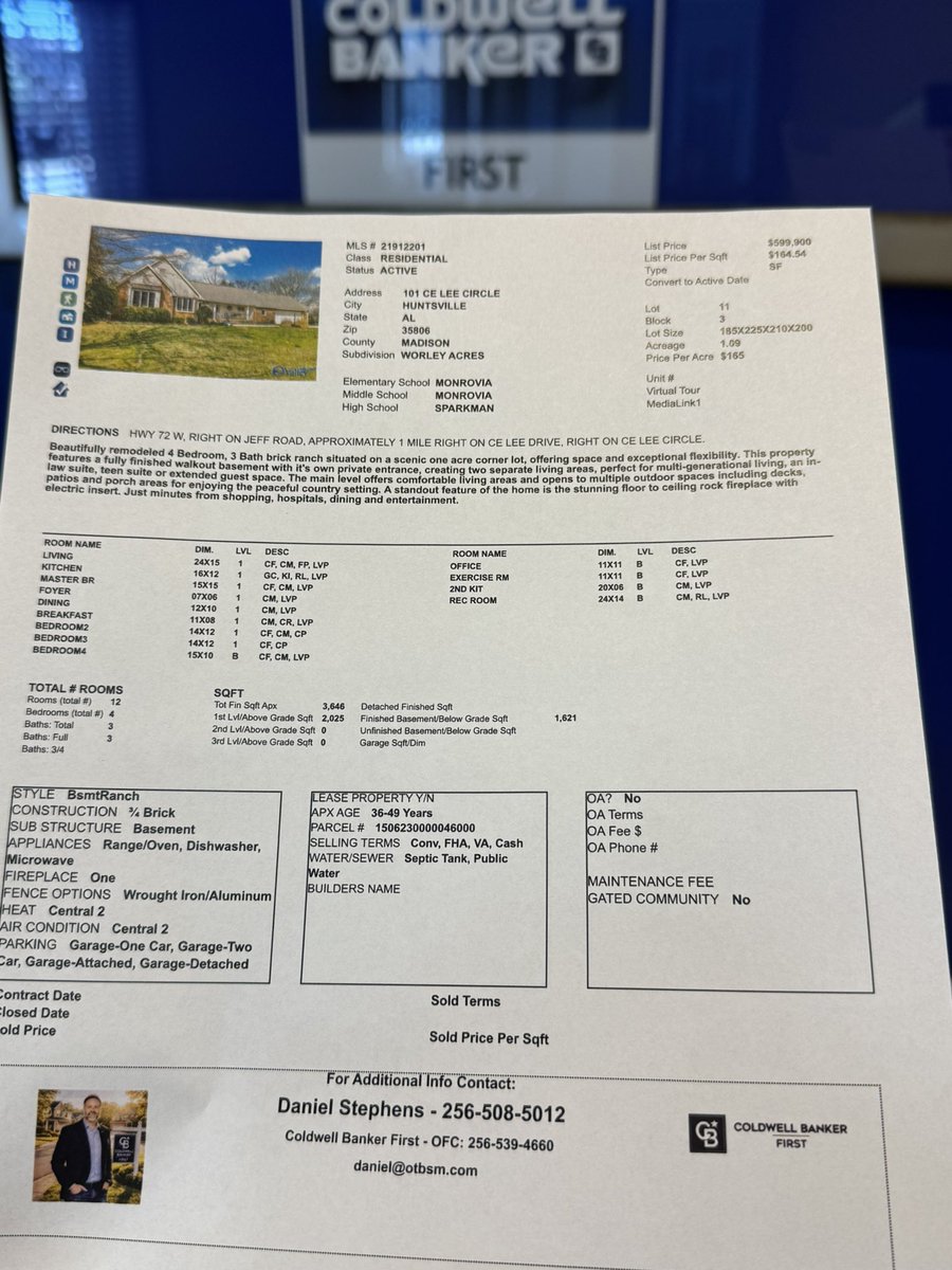 T-Rex and I made a quick run to the office today to print a stack of MLS listing sheets for tomorrow’s open house.
Old truck… new listings… let’s go!🔥💪🏻