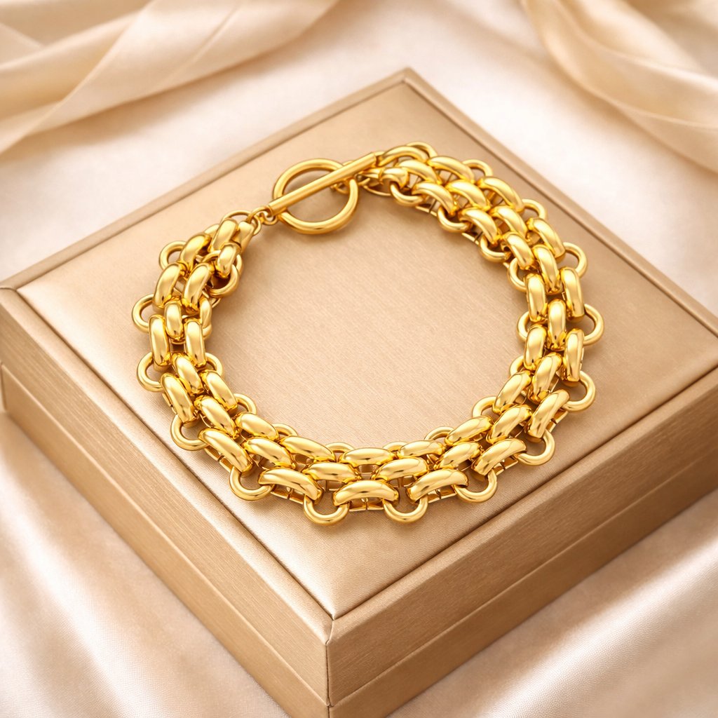 URBNByTimo's tweet photo. Style is in the details. ✨

Gold Cuban Chain Bracelet
316L Stainless Steel
Modern. Minimal. Timeless.
Upgrade your everyday look.
#bracelet #jewelry #goldbracelet #stainlesssteel #fashionstyle #mensjewelry #womensjewelry #modernstyle https://t.co/ZT7as5vJLt