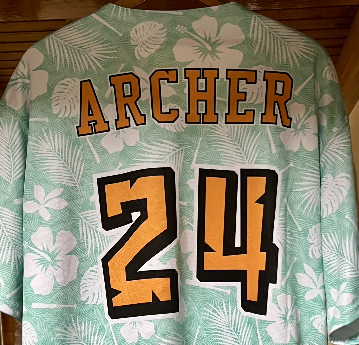 Time to go nuts for these Loco Beach Coconuts! 🥥 

Can’t wait to rock my favorite player’s jersey this Banana Ball season!