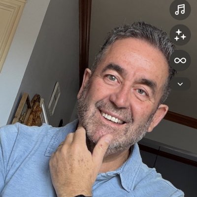 langchile's tweet photo. #NewProfilePic https://t.co/Q9OmTOawMf