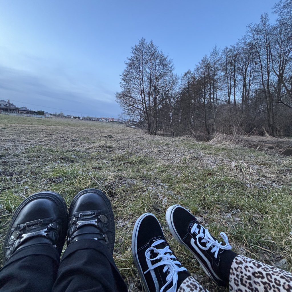 ♱ lee. ariel’s gf. saw skz. will see multi. tweet media