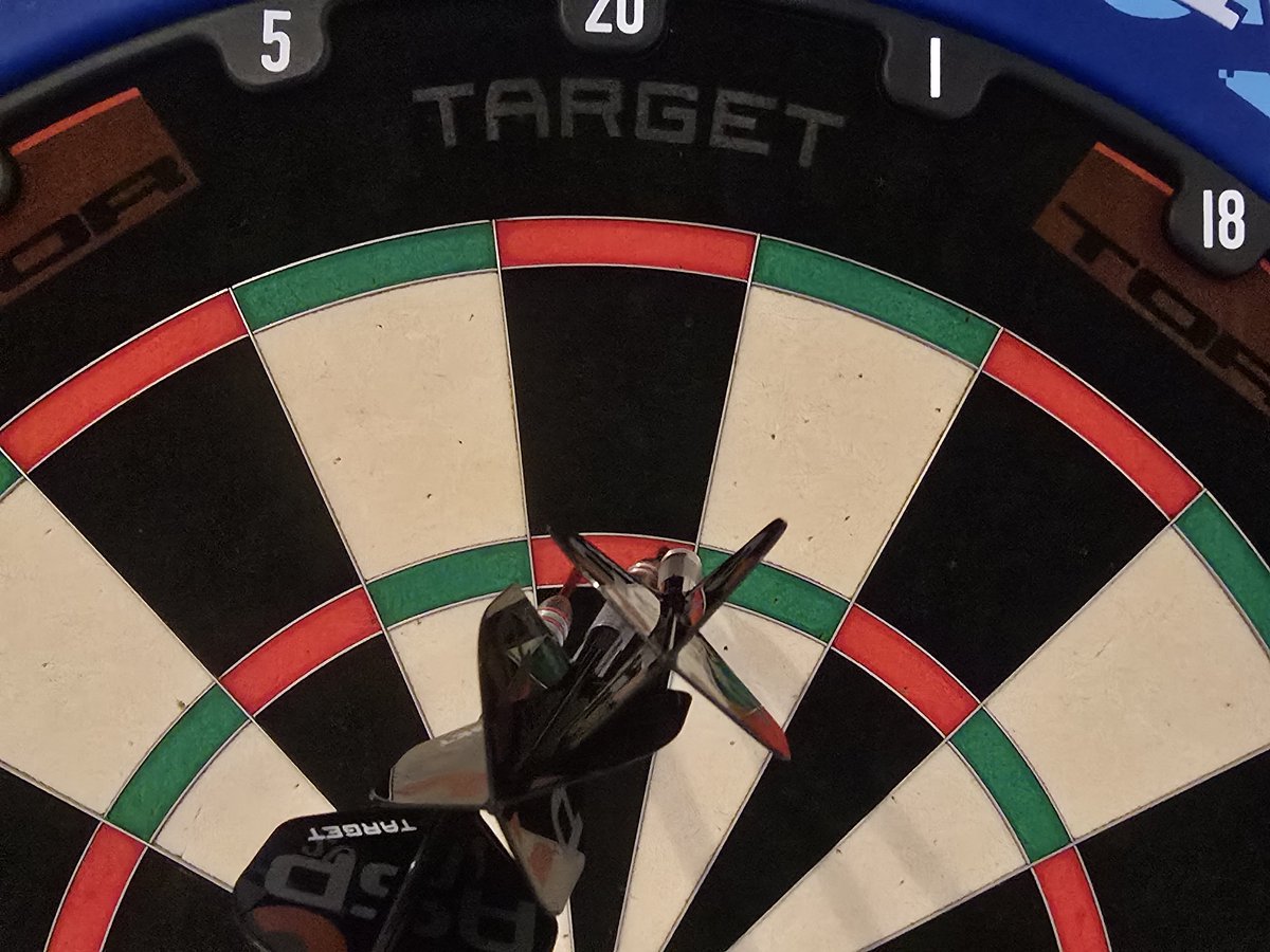 bennymufc's tweet photo. Buzzing i scored my 1st ever 180 today on my new Target Tor board having a chuck with Zayden for an hour. We are total amatures still but not bad on the 3 dart AVG of 41.11 for me & 34.69 for Zayden who threw a 106 for his highest score. Not too bad at all #Darts #TargetTor 🎯 https://t.co/OZYbG2Wn0e