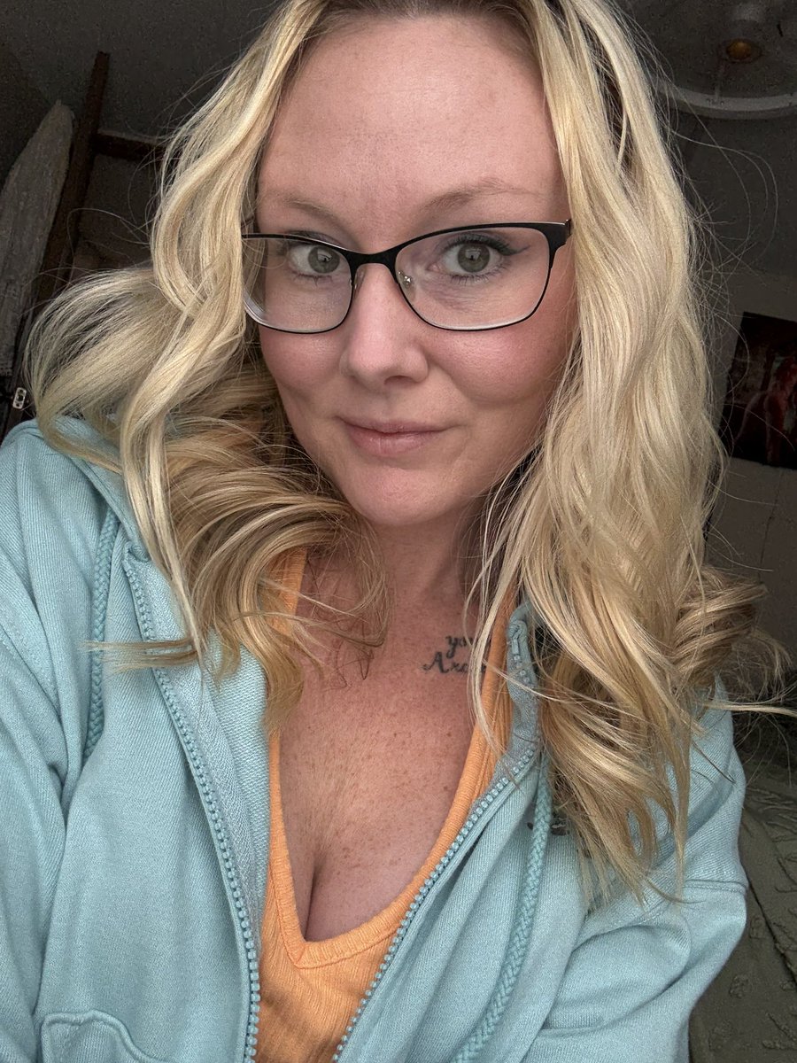 KrispyKreme 💜🍒 tweet media