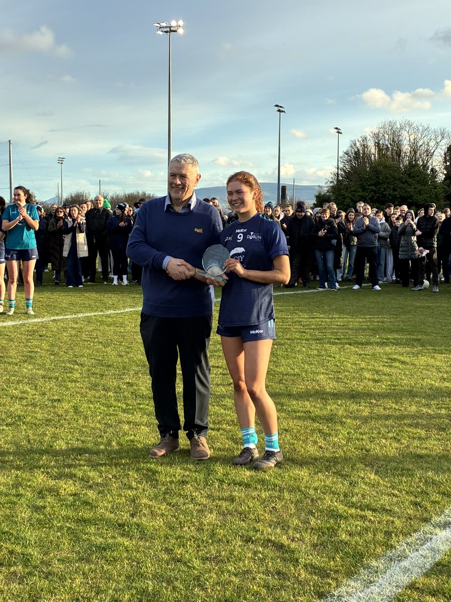 LadiesFootball's tweet photo. 💫 @TUDublinSport_ Ciara Smyth receives the Player of the Match Award in the AIG O’Connor Cup Final from @LadiesHEC Chairperson Sean Fleming!

#MakingItHappen https://t.co/sVt8Ro8EAc