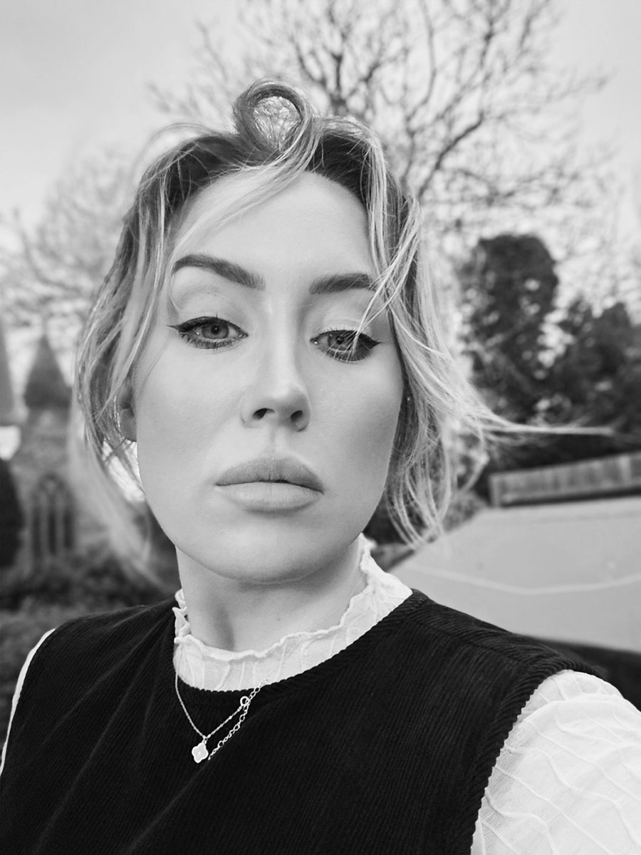 𝑨 𝑳𝒊𝒕𝒕𝒍𝒆 𝑳𝒐𝒔𝒕 tweet media